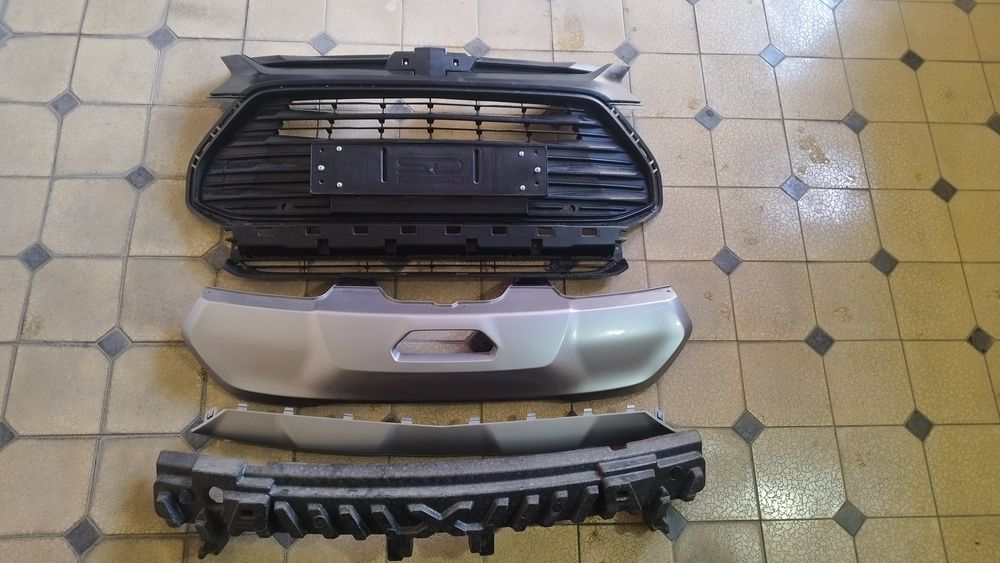 Трекер 2 Redline олдидаги родная облицовка ва оркаси уни тегидаги дета