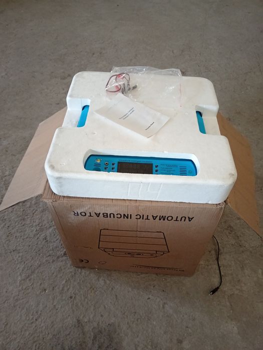 Inkubator 256 talik yangi xolatda 2 marta joja chiqargan ishlashi alo.