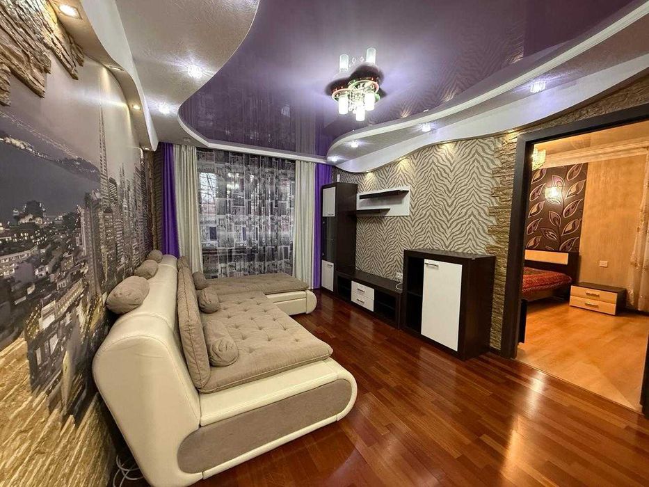 Продам 3 комнатную квартиру в 6 микрорайоне( р-н ТД Нур-ра)