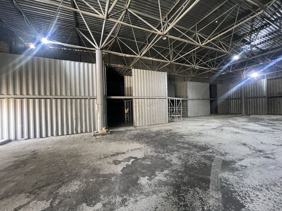 Аренда ангара— склад / пандус, видеонаблюдение, охрана и заезд для фур