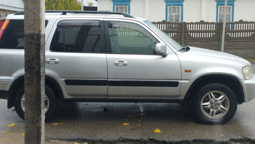 HONDA CR-V 2.0 обьем в отличном состоянии