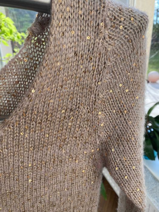 Rochie tricotata cu paiete spate la vedere - ideal de Craciun Revelion