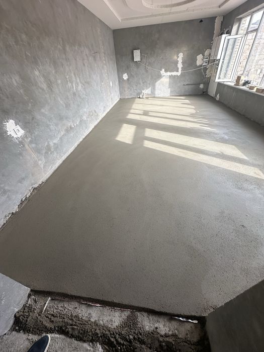 Полусухая стяжка, подача раствора.Suxoy stayashka quyish xizmati