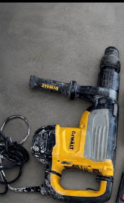 Професионален перфоратор къртач DeWALT SDS-Max 1700W