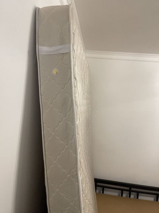 Матрас двух спальный размер 2 метра на один метр90 см