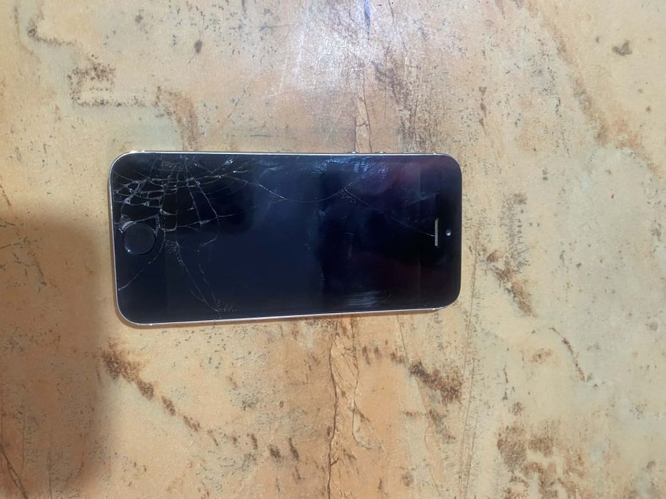 Vând 2 Telefoane IPhone