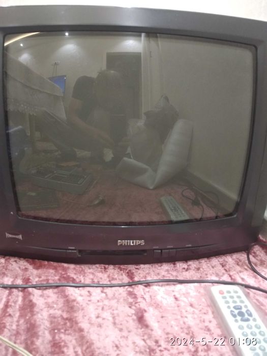 Прадаётся телевизор Филипс и ДВД плеер