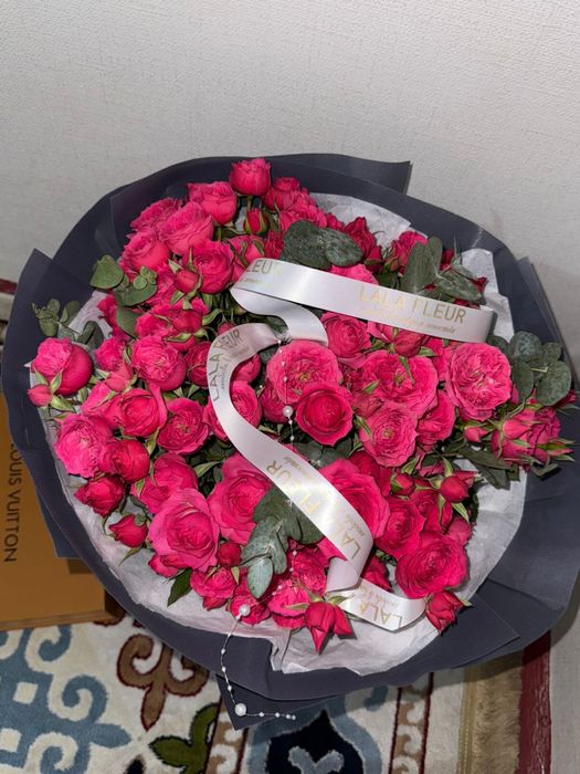 спрей розы букет