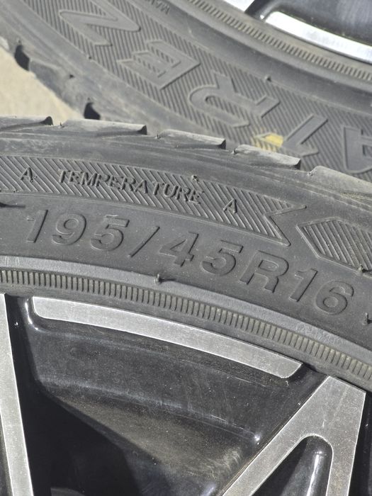 Продам диски с резиной 195 45 r16