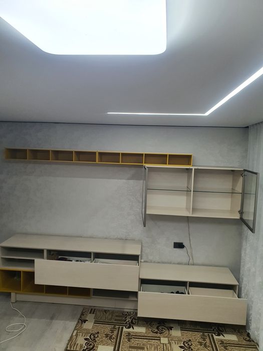 Продам современную модульную стенку.