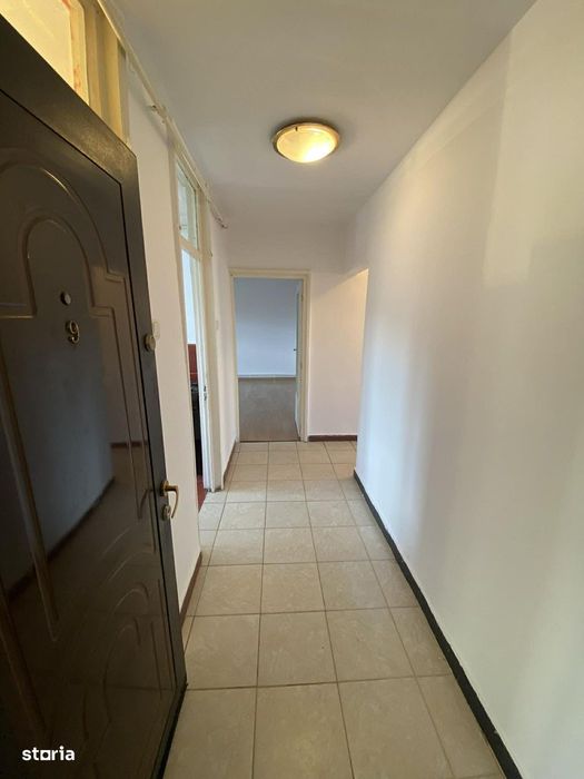 Apartament 3 camere de vanzare , Independetei M17 , et.4 , 72.900 euro