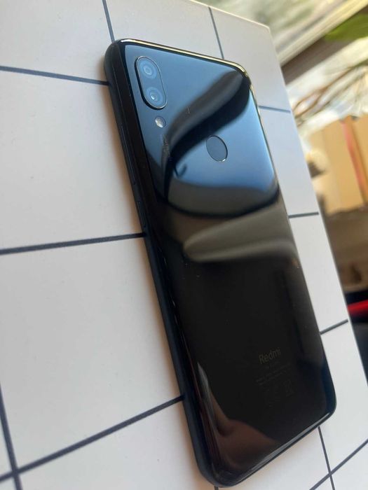 Xiaomi Redmi 7 | 3GB RAM / 32GB ROM | С кутия | Много добро състояние