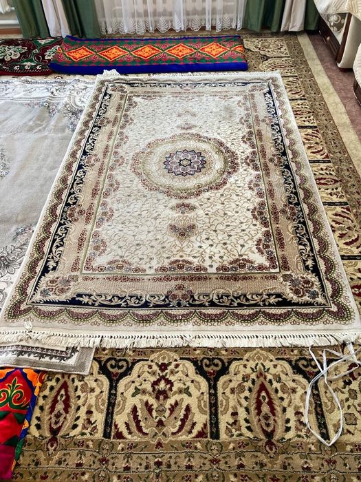 Кілемдер сатылады