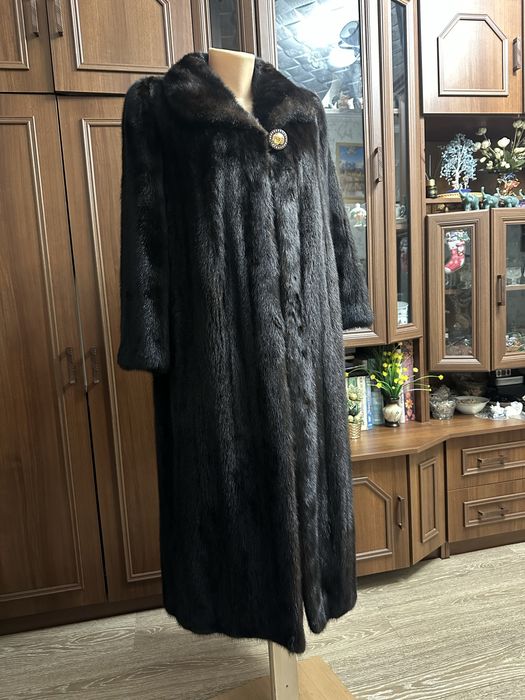 Продам норковую шубу