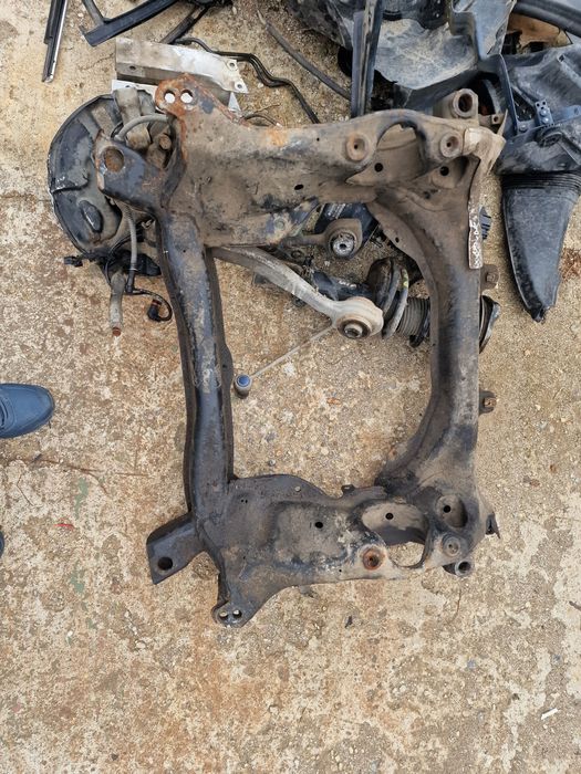 Cadru motor punte fata  C class w204 4matic.