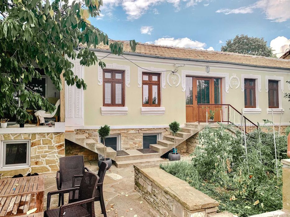 Romatic 2 stone houses with 4 private apartments, www.vinarovo-wine-estate,com Stara Zagora