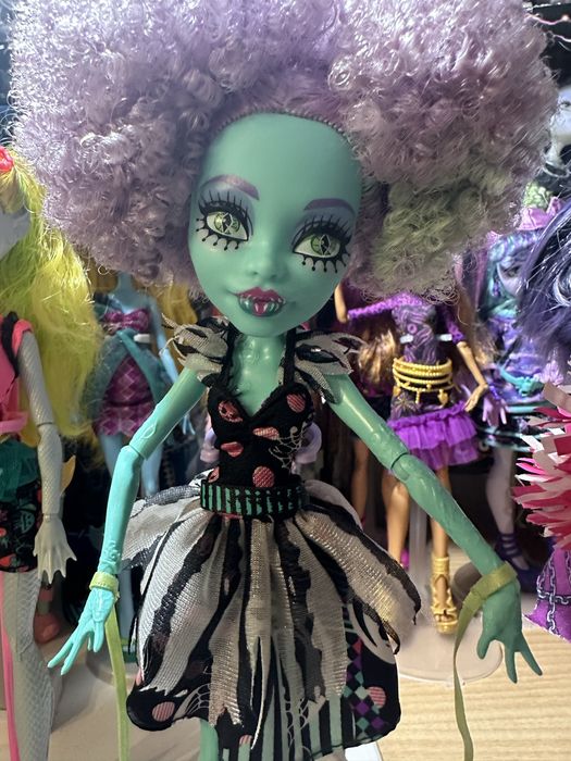 Продам  кукол Монстр хай!