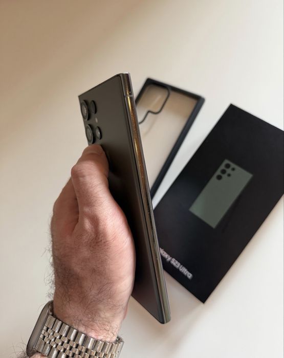 Samsung S23 ULTRA / 256 GB / 96% Bateria