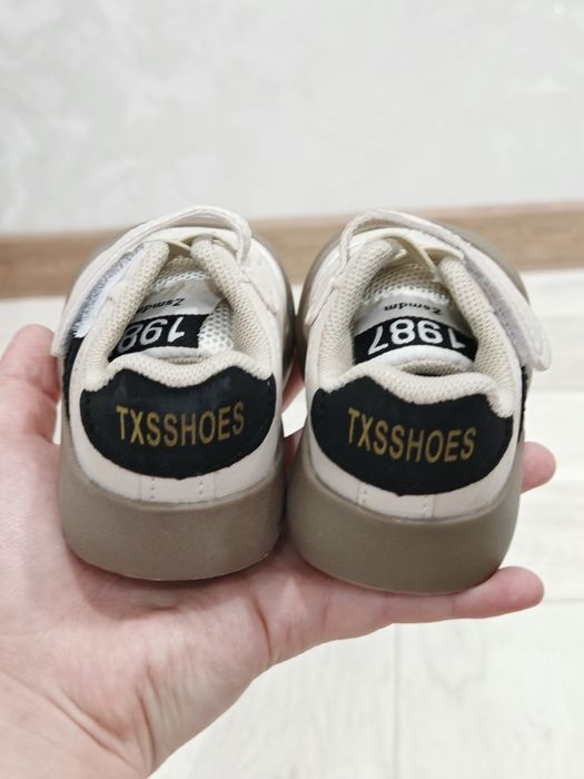 Кроссовки детские