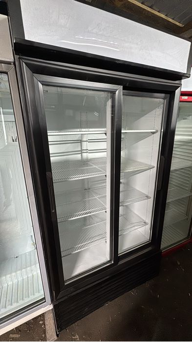 Продам витрины холодильник