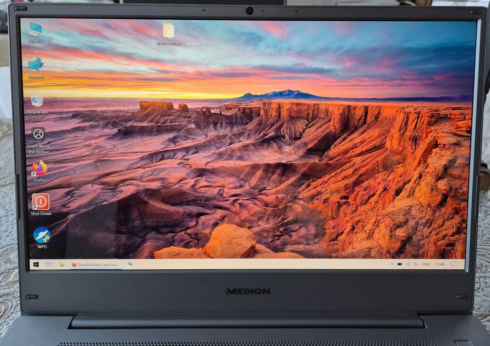 Лаптоп MEDION E13203, FHD, IPS 13.3", Pentium Silver, 4gb 128