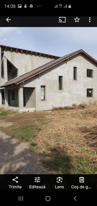 Casa de vanzare la gri