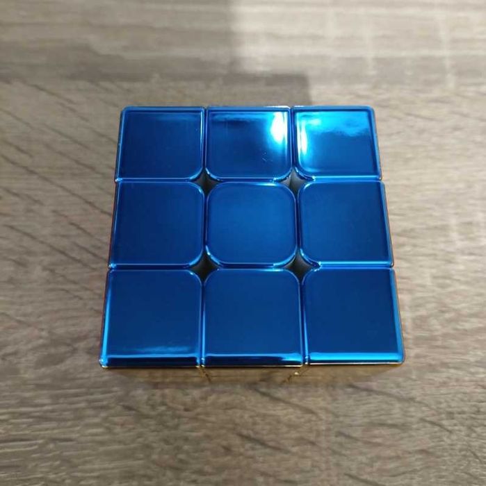 Магнитно кубче Рубик