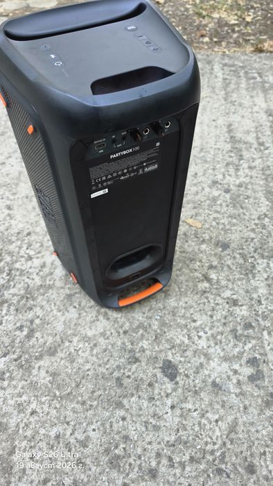 JBL partibox 100