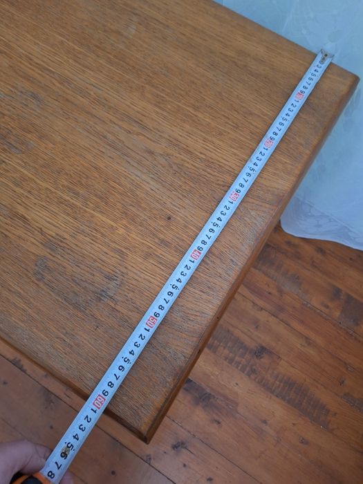 Дървена холна маса