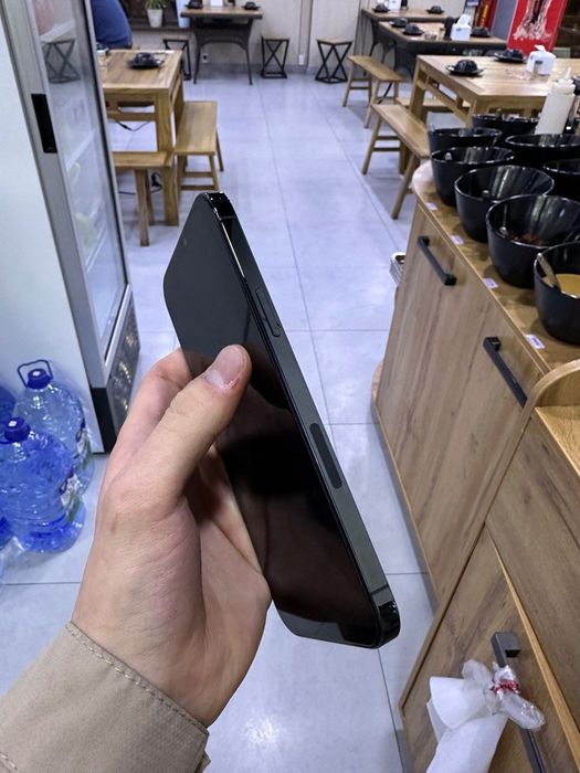 Продам iPhone 12 Pro Max  85 ёмкость, родная