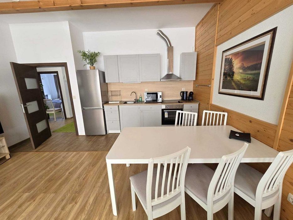 Еднофамилна къща в затворен комплекс до Пирин голф, район Разлог