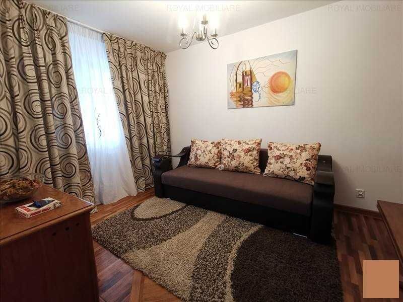Inchiriez apartament decomandat 3 camere,ultracentral, Ploiesti