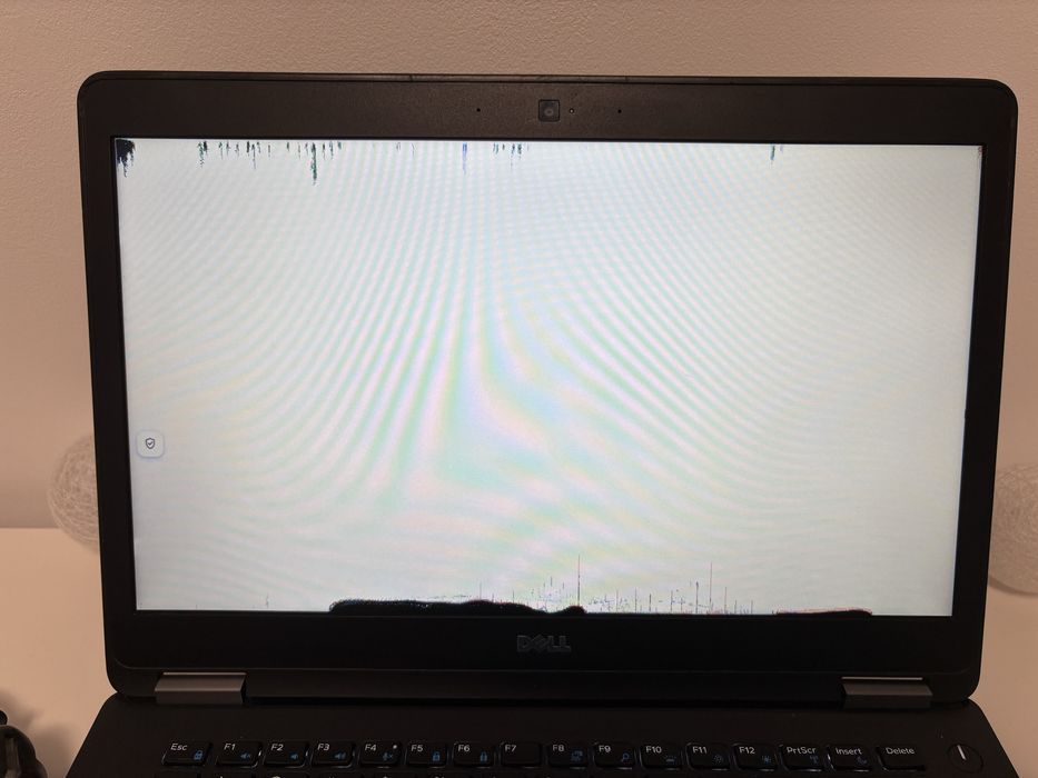 Dell Latitude E7470 – i5 / 8GB / SSD 256GB – DEFECT DISPLAY