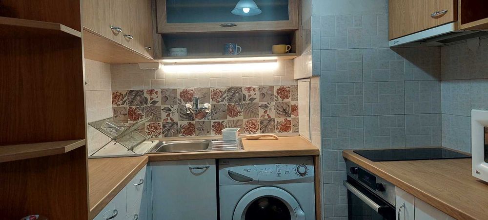 Дава се под наем Двустаен апартамент в София, Център - 67 кв.м за 433.5 € - Снимка #1