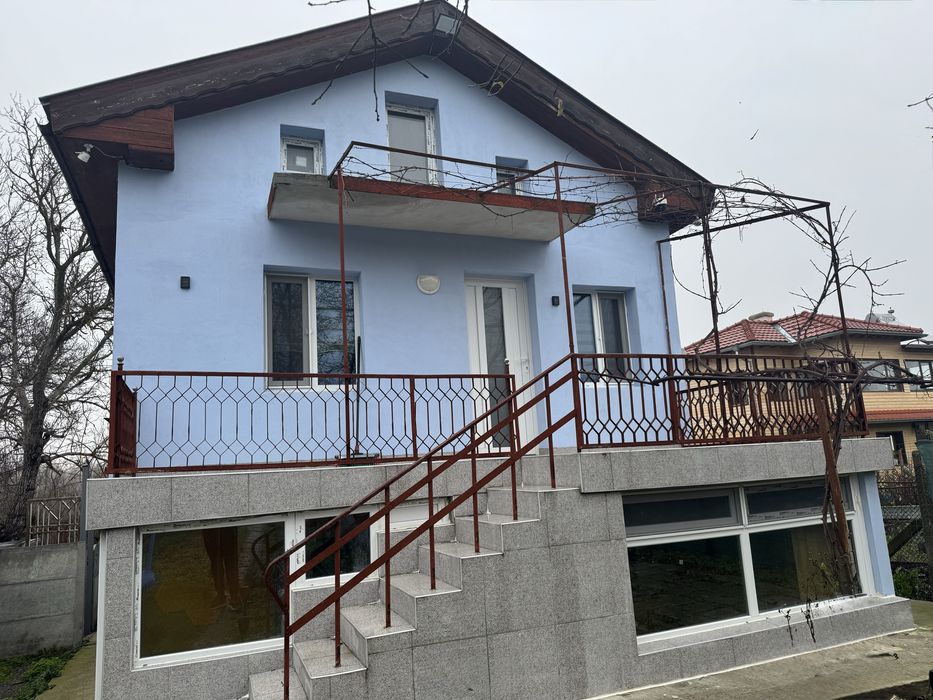Продавам къща в Лозята 1 път