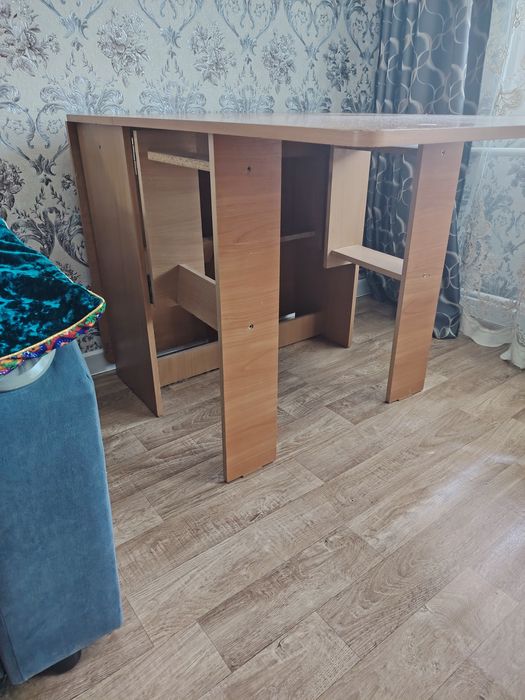 Жиналмалы стол сатылады.