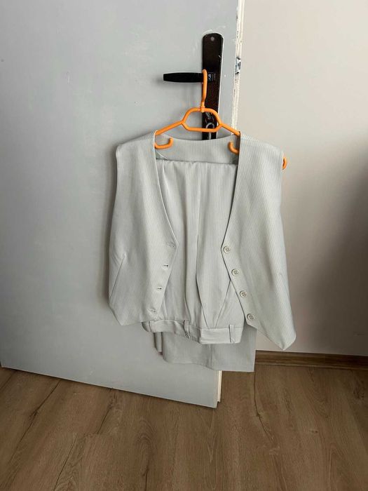 Нов пролетно-eсенен костюм Макс Мара, нова колекция.