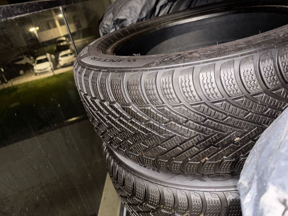 Vând anvelope iarna pirelli 225 50 17