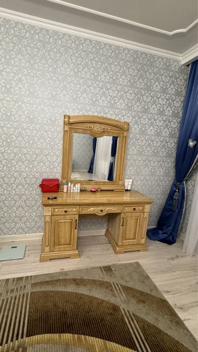 Продам спальный гарнитур