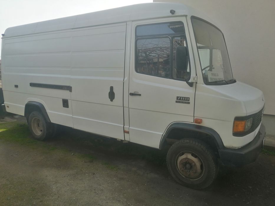 Продавам Микробус Мерцедес  711
