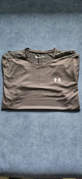 Къси панталони и тениска XL