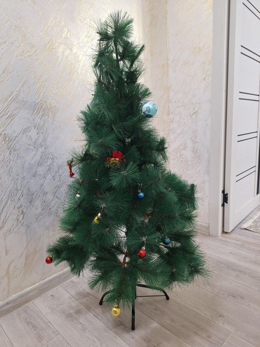 Продам новогоднюю ёлочку