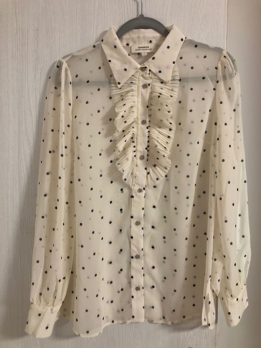 Reserved limited collection, нова риза в цвят екрю с черни точки
