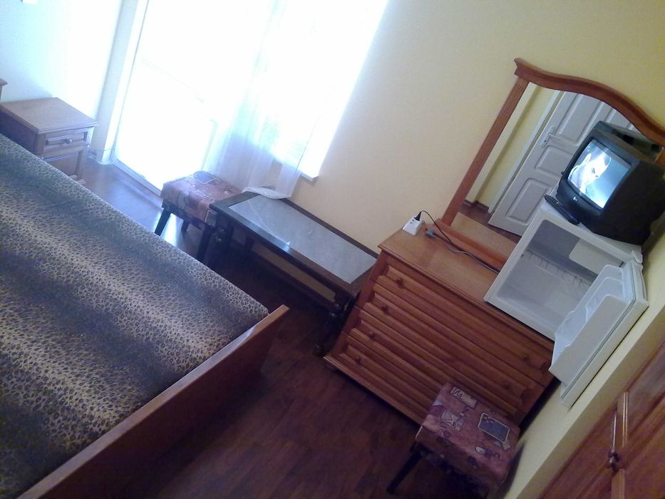 Дава се под наем Двустаен апартамент в Велико Търново, Център - 56 кв.м за 285.6 € - Снимка #3