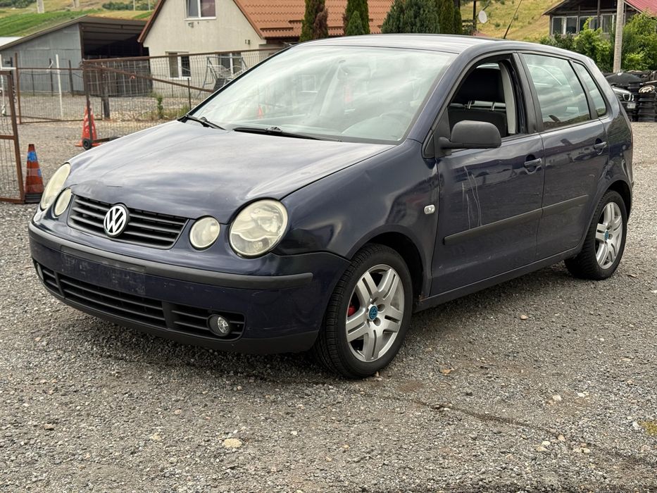 Far Volkswagen dezmembrari VW Polo 9N  an 2004  euro3  cod AMF