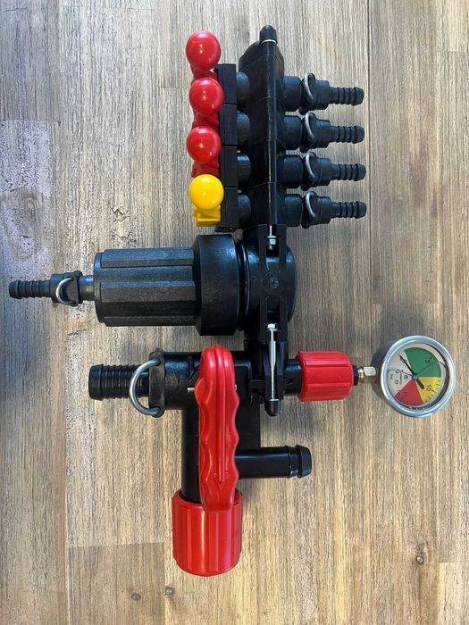 Distribuitor stropitoare cu 4 ieșiri + manometru (Nou)