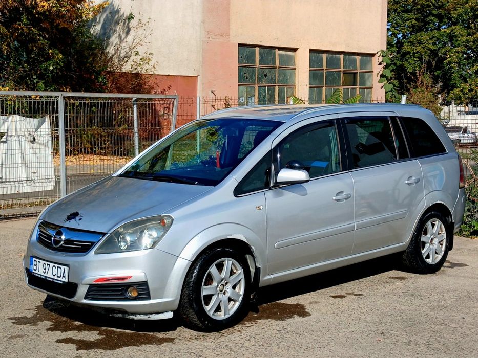 Vând Opel Zafira