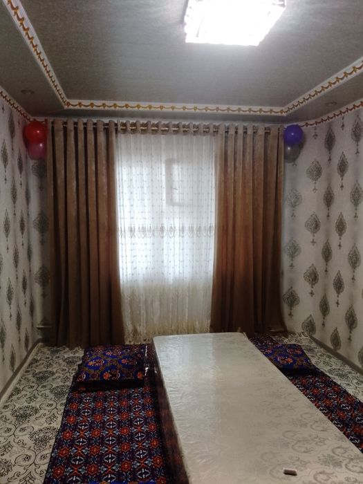 Олмалик шахар 5/2 да 3-хонали Уй сотилади