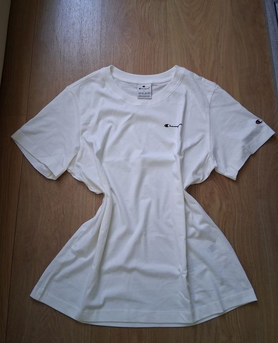 Tricou femei champion nou cu eticheta