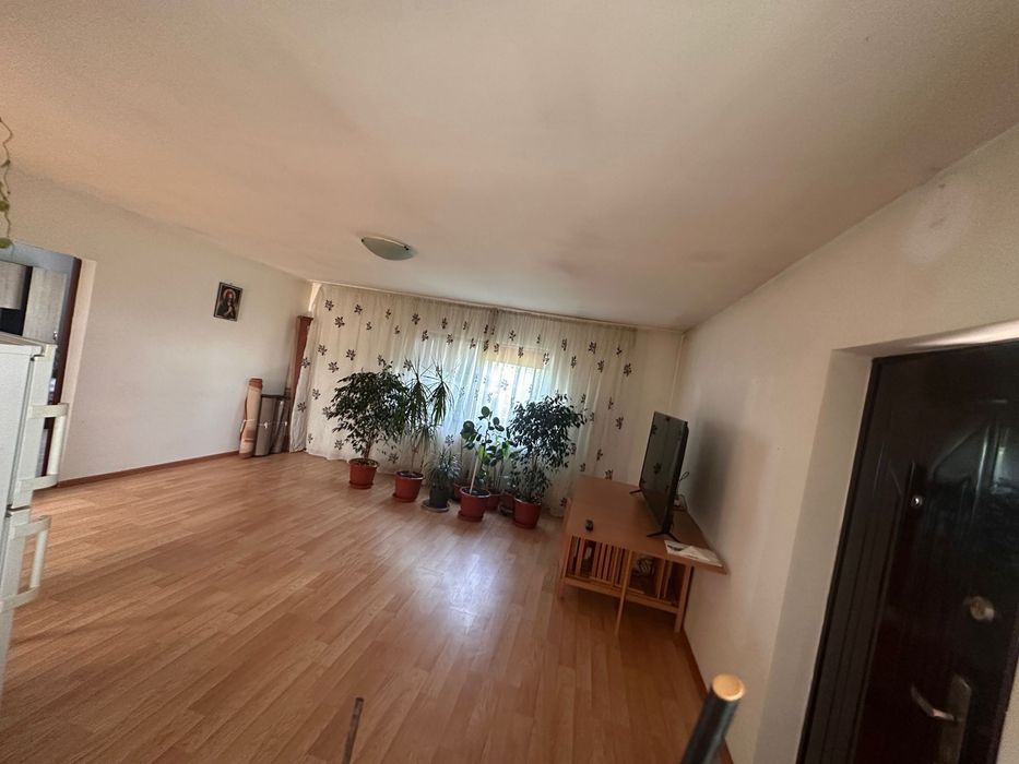 Casa Poiana , Ovidiu